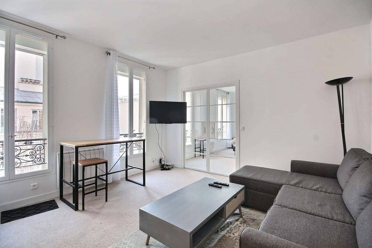 Appartement 1 pièce 43 m² · à Paris 15ème Arrondissement · 43 m² · 2 279 €