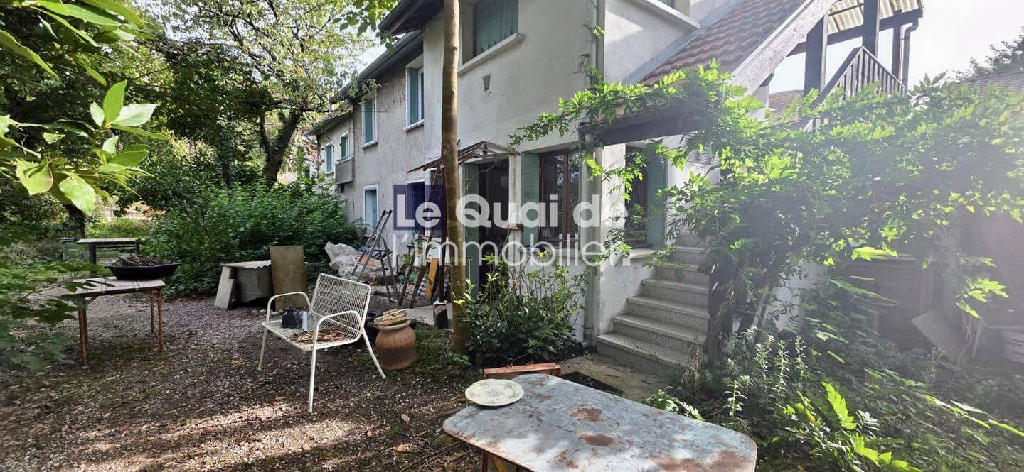 Maison 9 pièces 185 m² · à Échirolles · 184,7 m² · 320 000 €