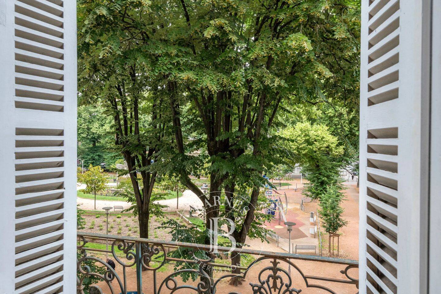 Appartement 7 pièces 204 m² · à Lyon 6ème Arrondissement · 203,6 m² · 1 290 000 €