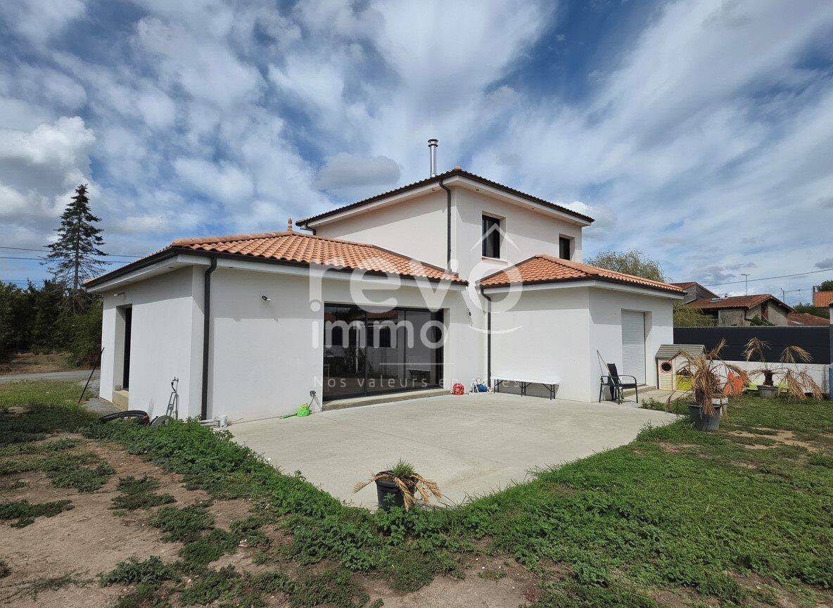 Maison 4 pièces 145 m² · à Saint-Philbert-de-Grand-Lieu · 145 m² · 376 000 €