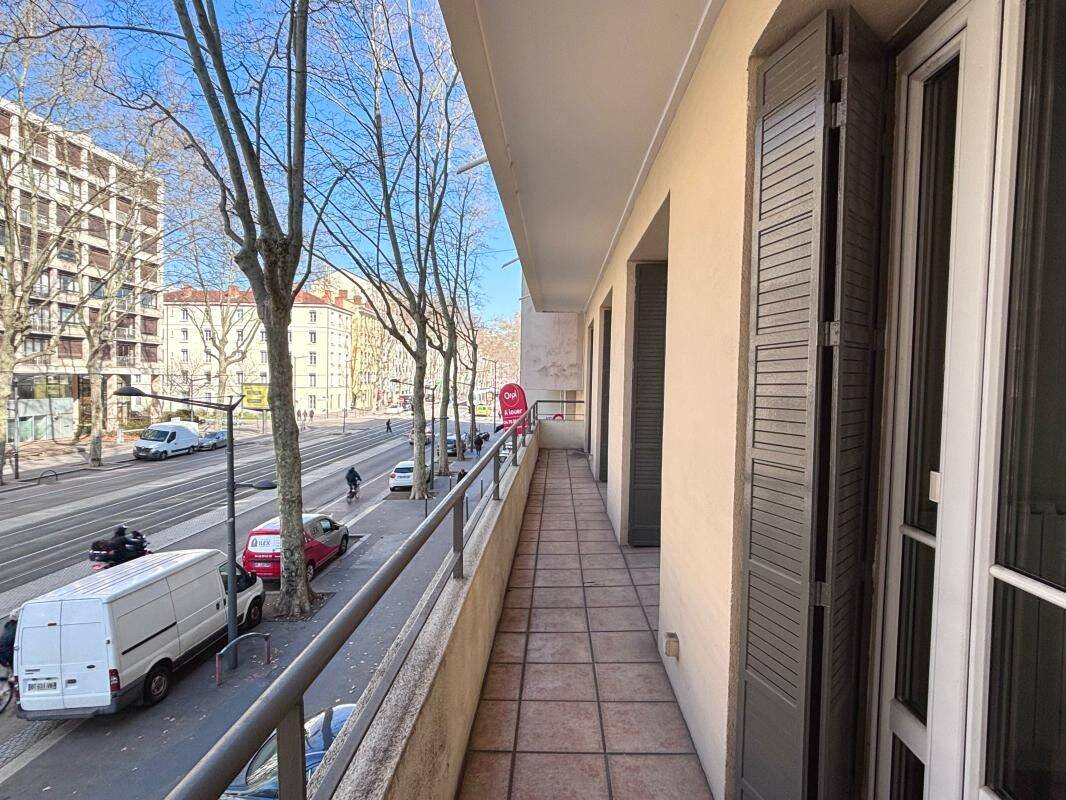 Appartement 5 pièces 122 m² · à Lyon 2ème Arrondissement · 122,1 m² · 1 690 €