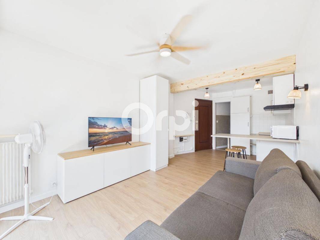 Appartement 1 pièce 22 m² · à Mandelieu-la-Napoule · 22,3 m² · 698 €/mois