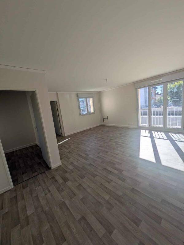 Appartement 3 pièces 79 m² · à Troyes · 79 m² · 523 €