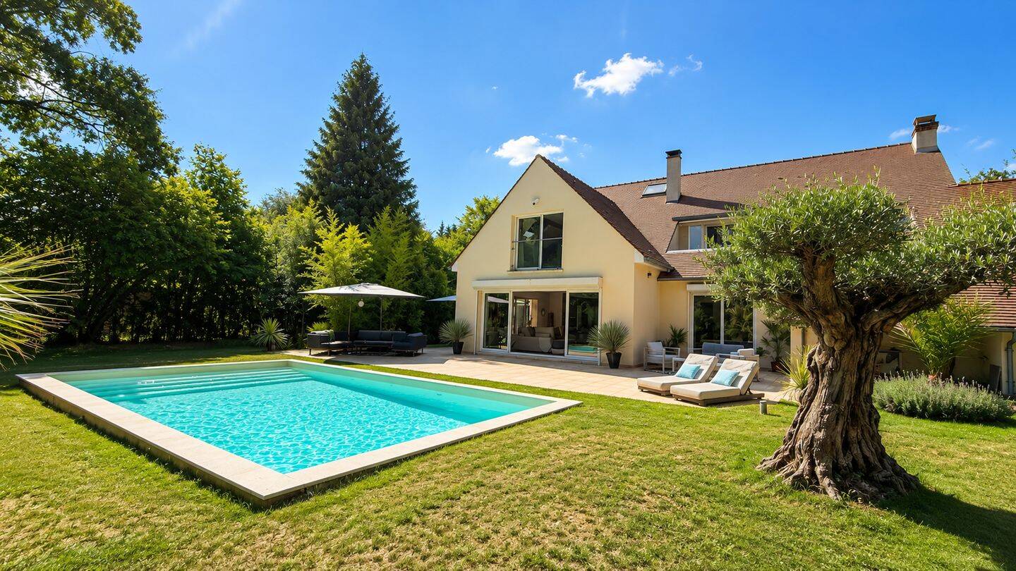 Maison 9 pièces 300 m² · à Lamorlaye · 300 m² · 1 290 000 €