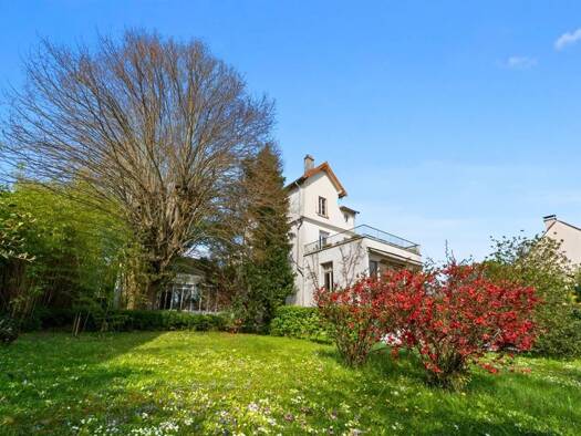 Maison à vendre 1 950 000 € 10 pièces 6 chambres 289 m² 1 090 m² de terrain Petit Garches Garches 92380