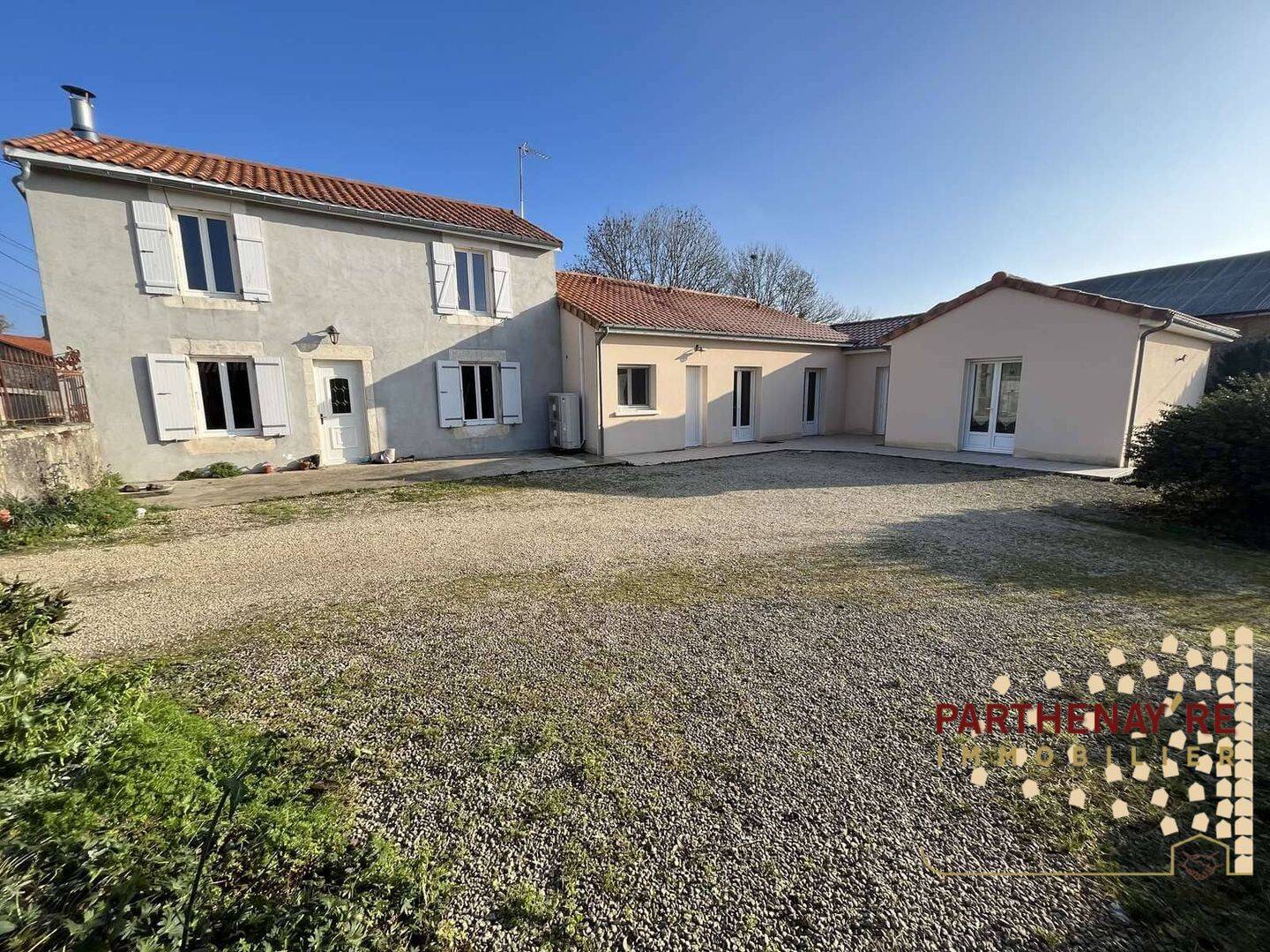Maison 7 pièces 206 m² · à La Ferrière-en-Parthenay · 206,1 m² · 174 000 €