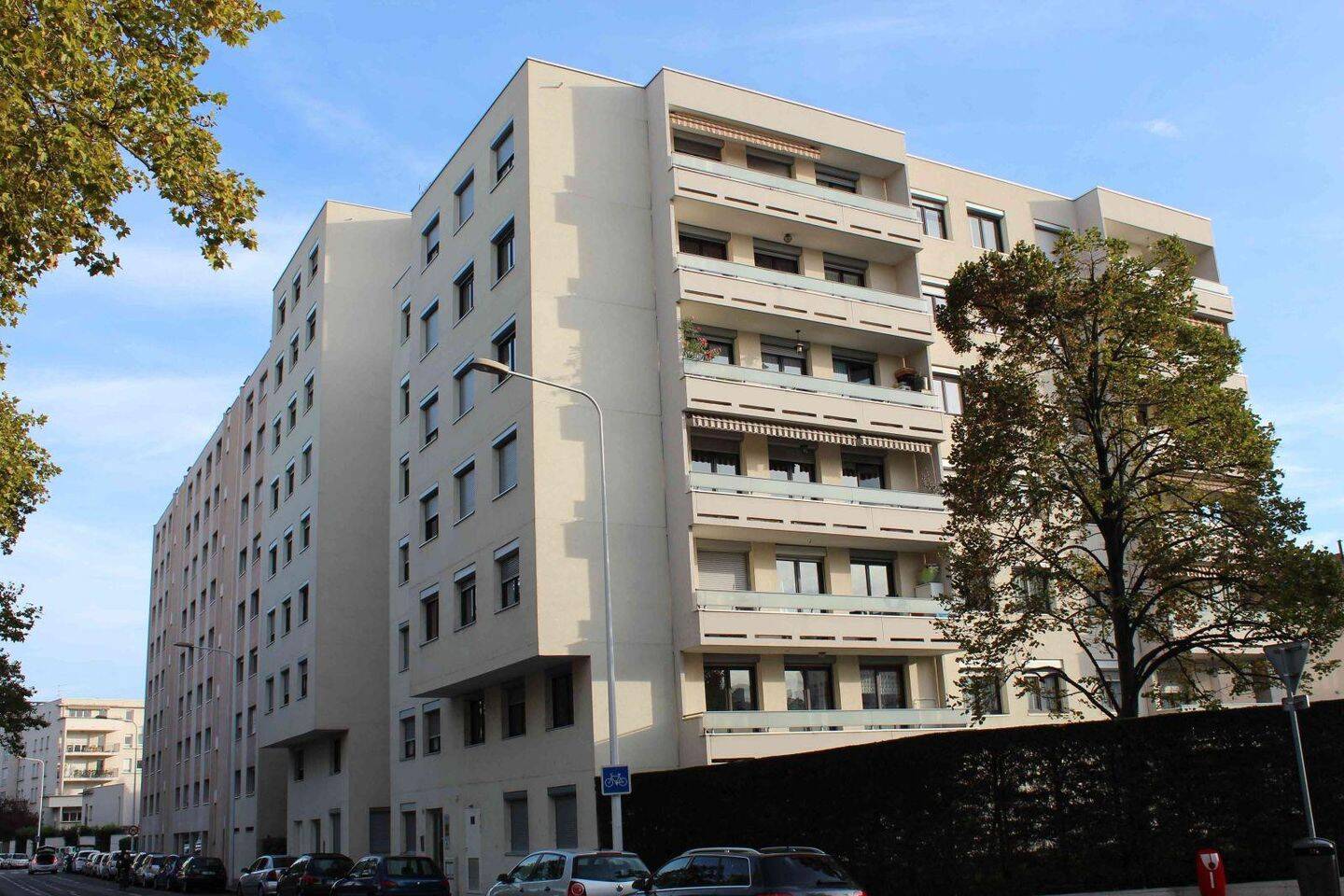 Appartement 1 pièce 90 m² · à Lyon 8ème Arrondissement · 90 m² · 580 €
