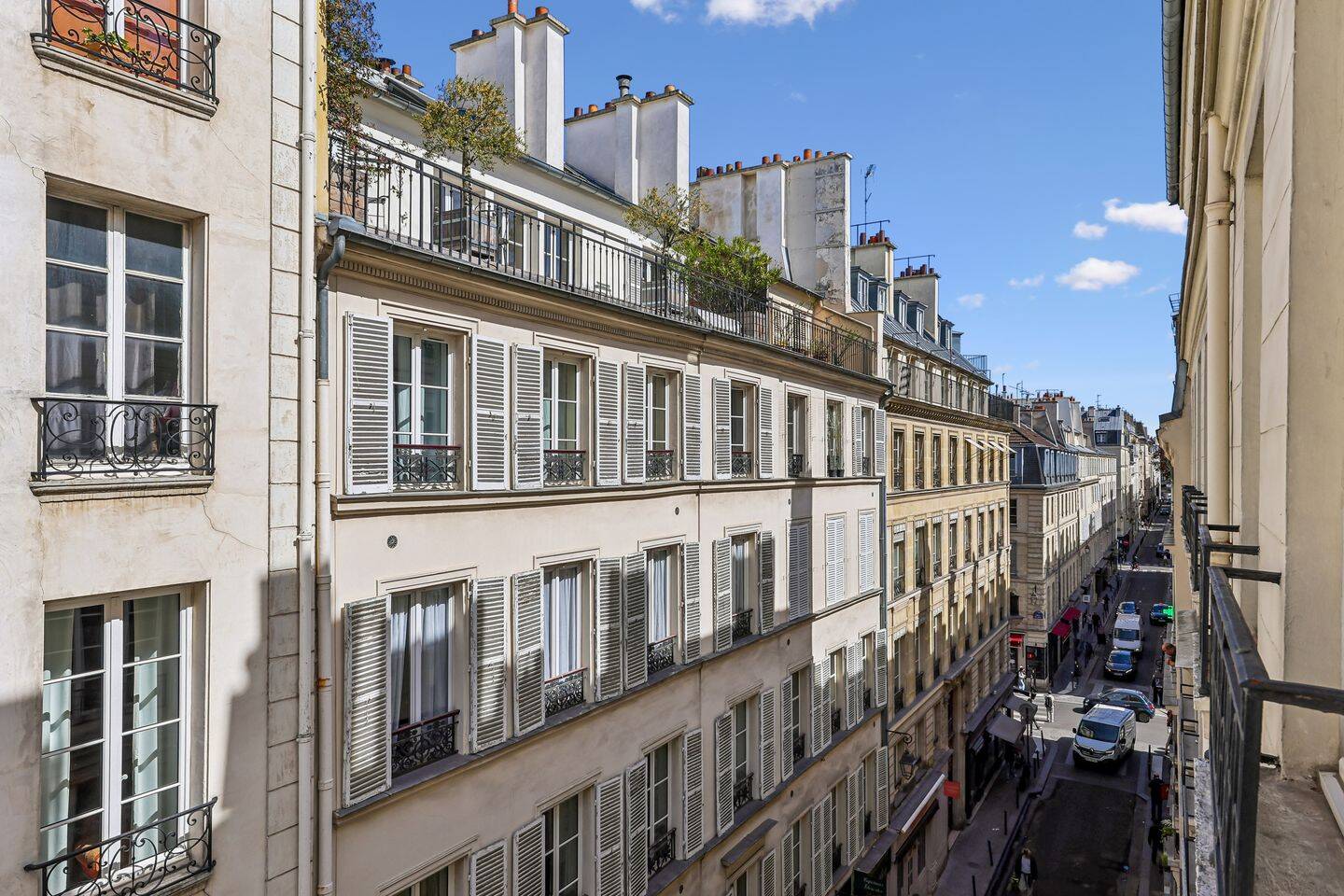 Appartement 4 pièces 101 m² · à Paris 7ème · 101 m² · 5 500 €/mois