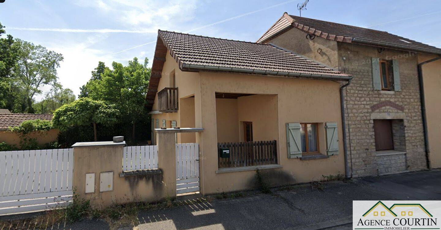 Maison 6 pièces 170 m² · à Saint-Germain-du-Bois · 170 m² · 185 000 €