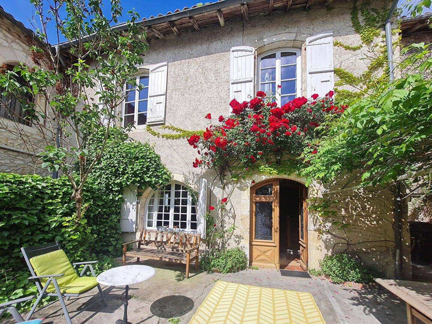 Maison 10 pièces 252 m² · à Lectoure · 252 m² · 422 400 €