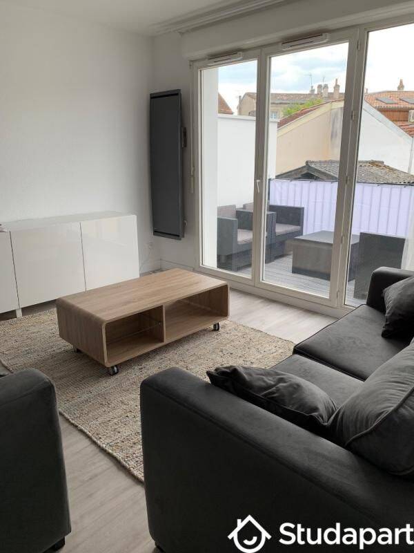 1 pièce 10 m² · à Bordeaux · 10 m² · 620 €/mois