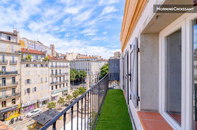 Appartement 4 pièces 79 m² · à Marseille 1er Arrondissement · 79 m² · 2 050 €