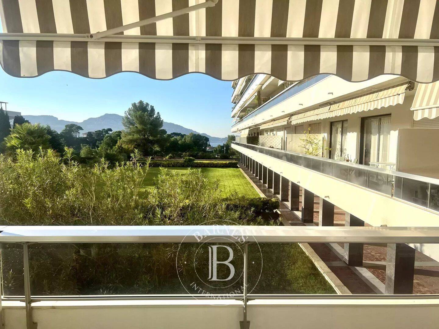 Appartement 3 pièces 131 m² · à Marseille 8ème · 130,6 m² · 735 000 €