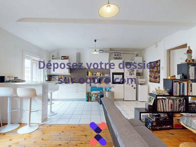 Appartement à louer 475 € 2 pièces 1 chambre 50 m² 4ème étage Hyper Centre-Vieille Ville Saint-Étienne 42000