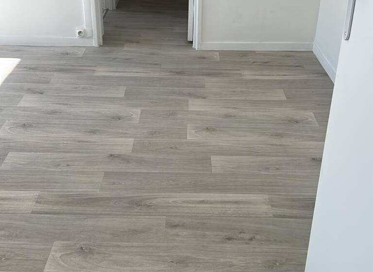 Appartement à louer 1 111 € 3 pièces 2<br/>chambres 54 m²<br/>superficie 9/12<br/>étage Bas Longchamps Bagneux 92220