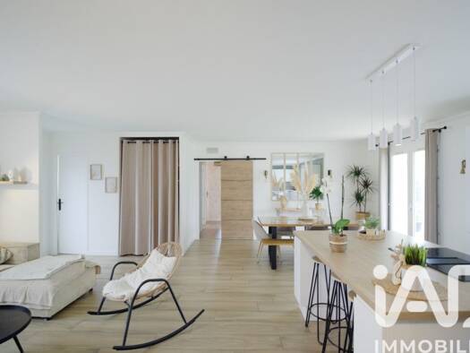 Maison de plain-pied à vendre 290 000 € 5 pièces 4 chambres 101 m² 1 099 m² de terrain Bourg Donges 44480