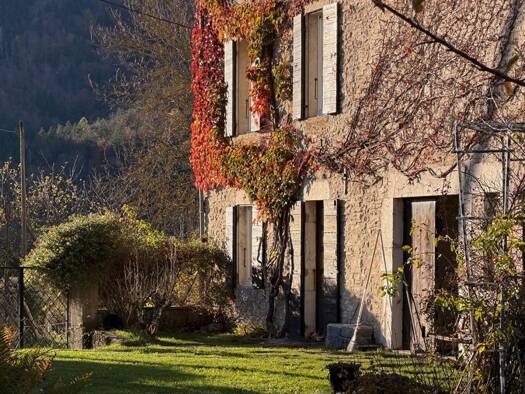 Maison à vendre 602 500 € 8 pièces 4 chambres 335 m² 1 655 m² de terrain Saint-Martin-en-Vercors 26420