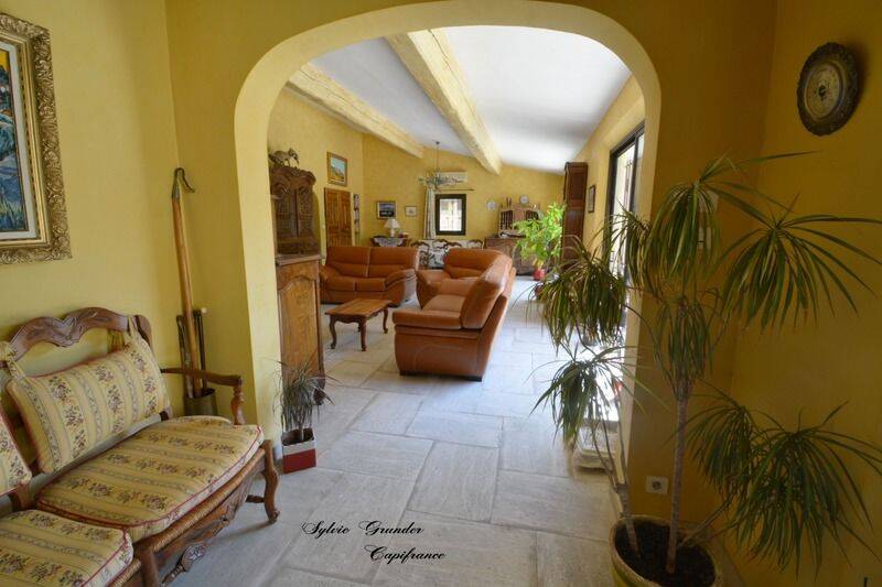 Maison 7 pièces 165 m² · à Saint-Chamas · 165 m² · 749 000 €