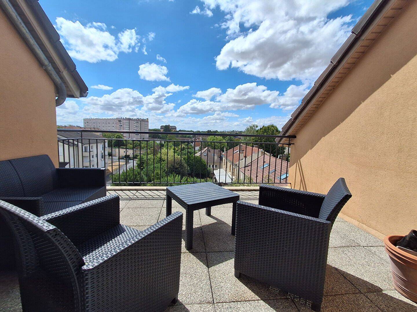Appartement 4 pièces 70 m² · à Châlons-en-Champagne · 69,8 m² · 725 €/mois
