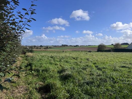 Terrain constructible viabilisé à vendre 61 000 € 811 m² de terrain Saint-Pabu 29830