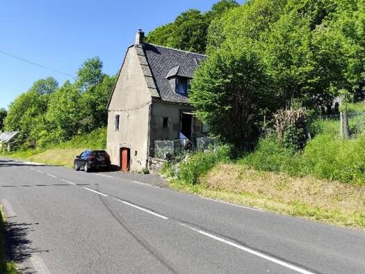 Maison à vendre 152 290 € 5 pièces 4 chambres 81 m² 800 m² de terrain Saint-Sauves-d'Auvergne 63950