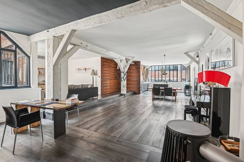 Loft à vendre 1 395 000 € 3 pièces 2 chambres 124 m² Étage 3/5 Montmartre Paris 18ème 75018