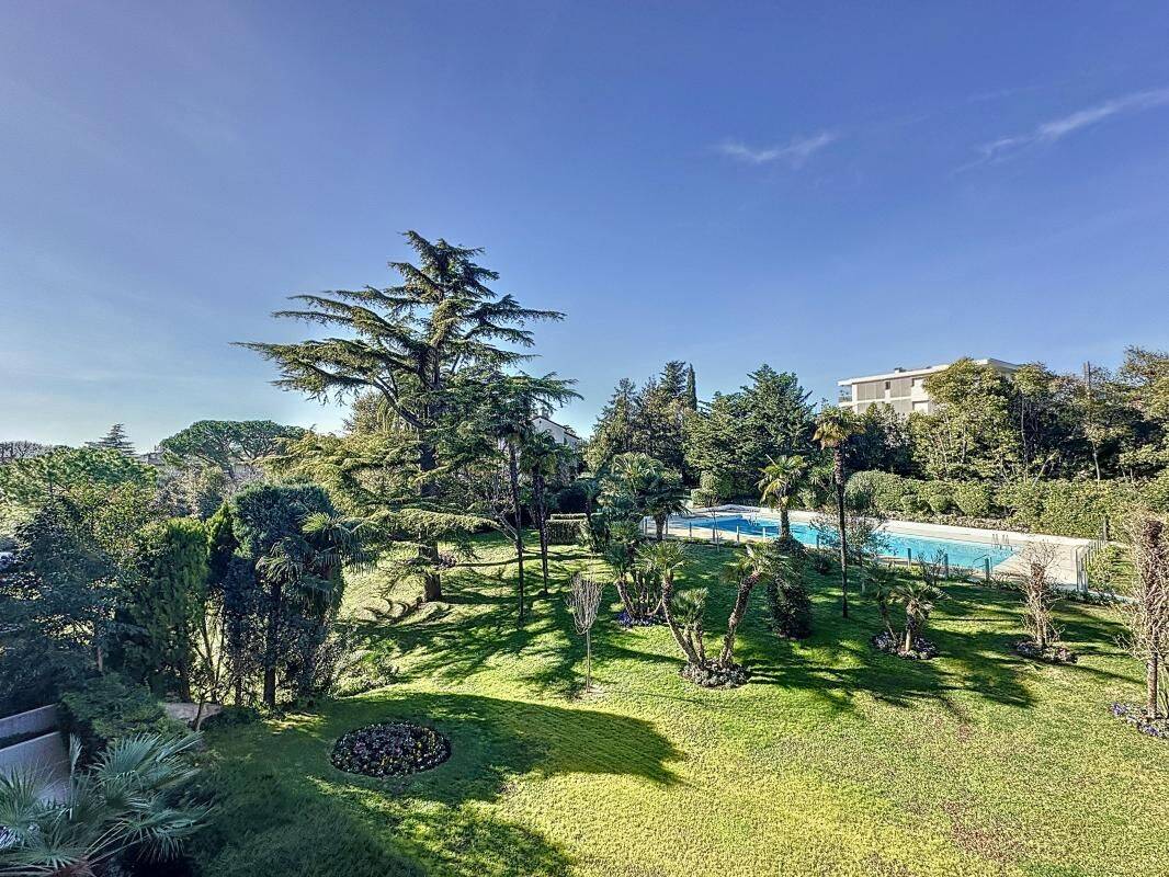 Appartement 3 pièces 92 m² · à Cannes · 92,2 m² · 2 454 €