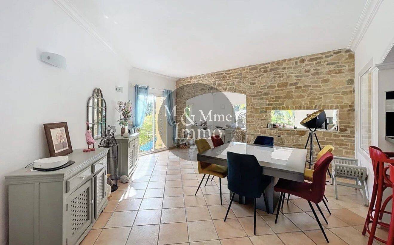Maison 7 pièces 245 m² · à Bandol · 245 m² · 1 850 000 €