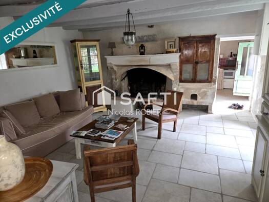 Maison à vendre 159 900 € 6 pièces 3 chambres 132 m² 1 274 m² de terrain Azay-le-Brûlé 79400
