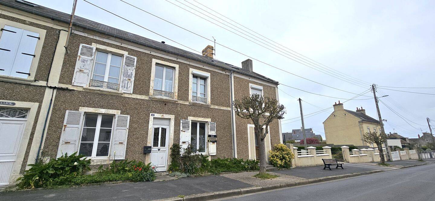 Maison 5 pièces 110 m² · à Port-en-Bessin-Huppain · 110 m² · 210 000 €