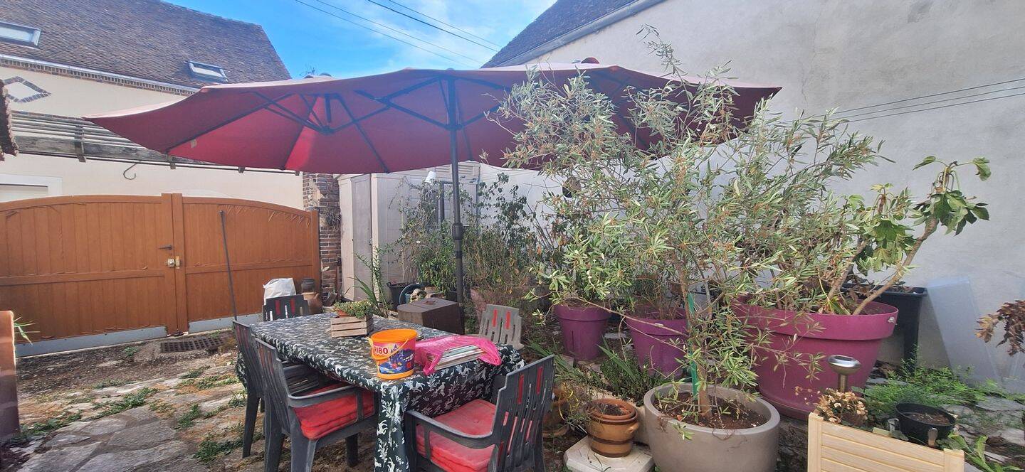 Maison 4 pièces 131 m² · à Véron · 131 m² · 129 000 €