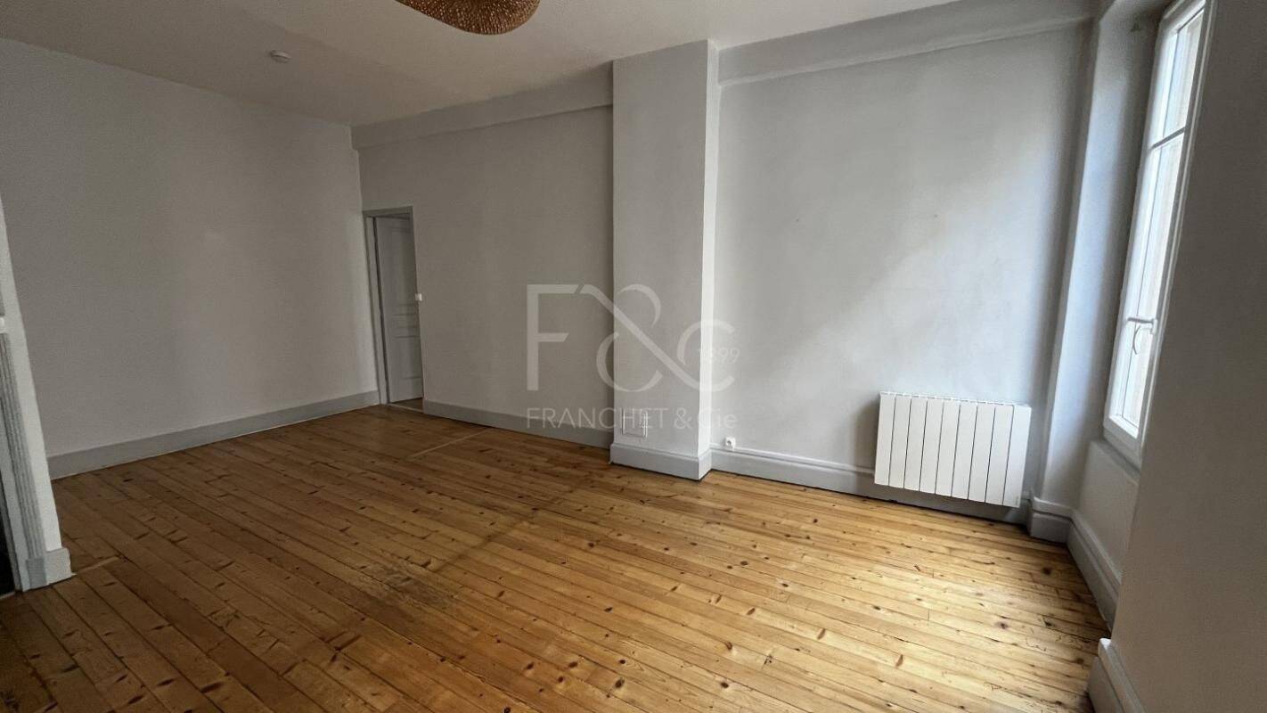Appartement 2 pièces 58 m² · à Lyon 7ème Arrondissement · 58 m² · 873 €