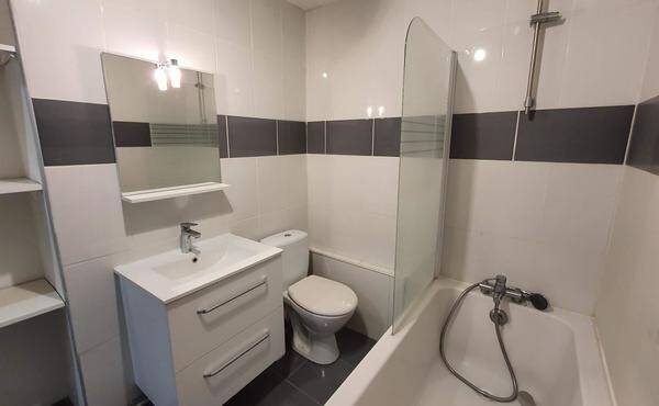 Appartement 1 pièce 27 m² · à Saint-Étienne · 27 m² · 368 €