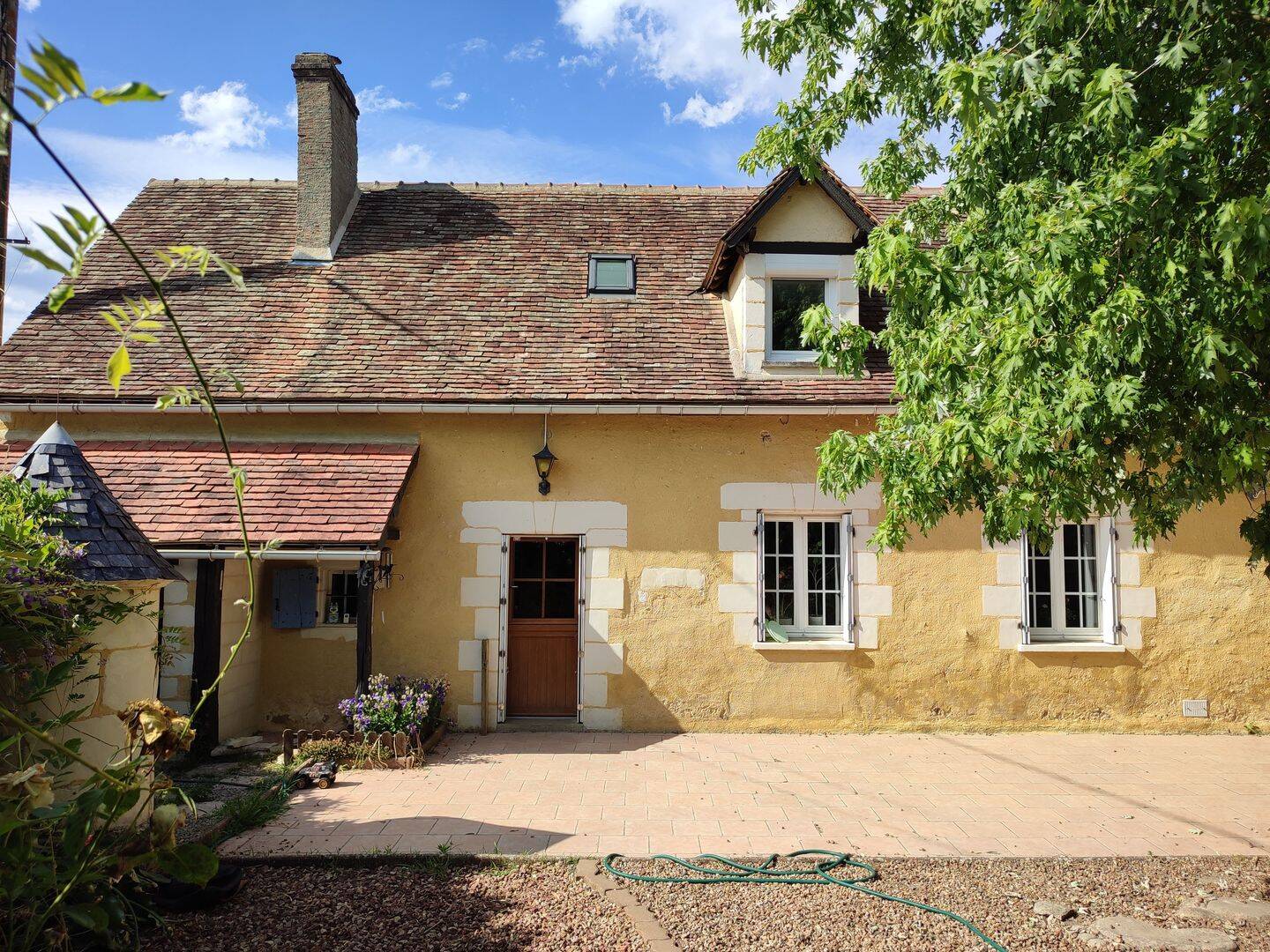 Maison 10 pièces 268 m² · à Mayet · 268 m² · 340 000 €