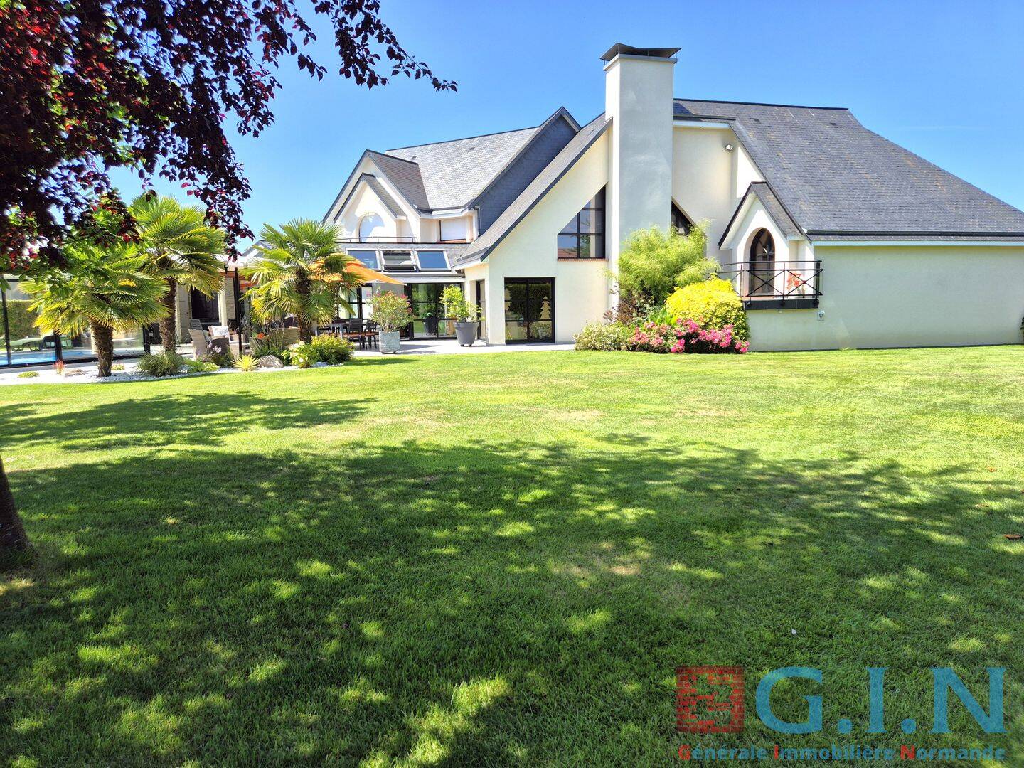 Maison 10 pièces 380 m² · à Franqueville-Saint-Pierre · 380 m² · 915 000 €