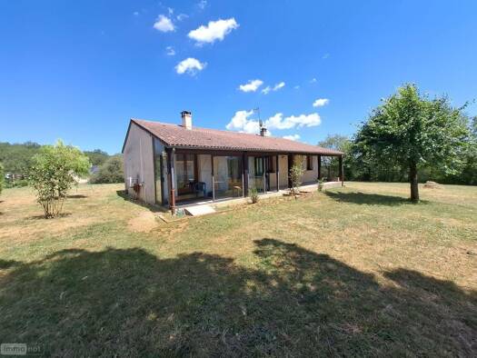 Maison de plain-pied à vendre 190 000 € 4 pièces 3 chambres 103 m² 5 003 m² de terrain Salignac-Eyvigues 24590