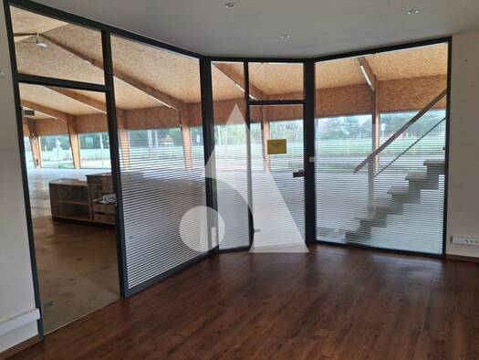 Local commercial à vendre 578 000 € 1 200 m² de surface de vente Vernantes 49390