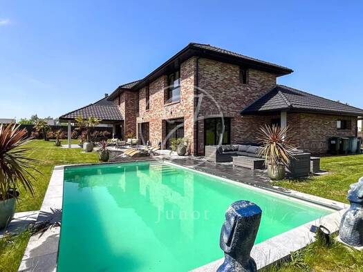 Maison à vendre 1 200 000 € 6 pièces 3 chambres 283 m² 1 330 m² de terrain Mérignies 59710