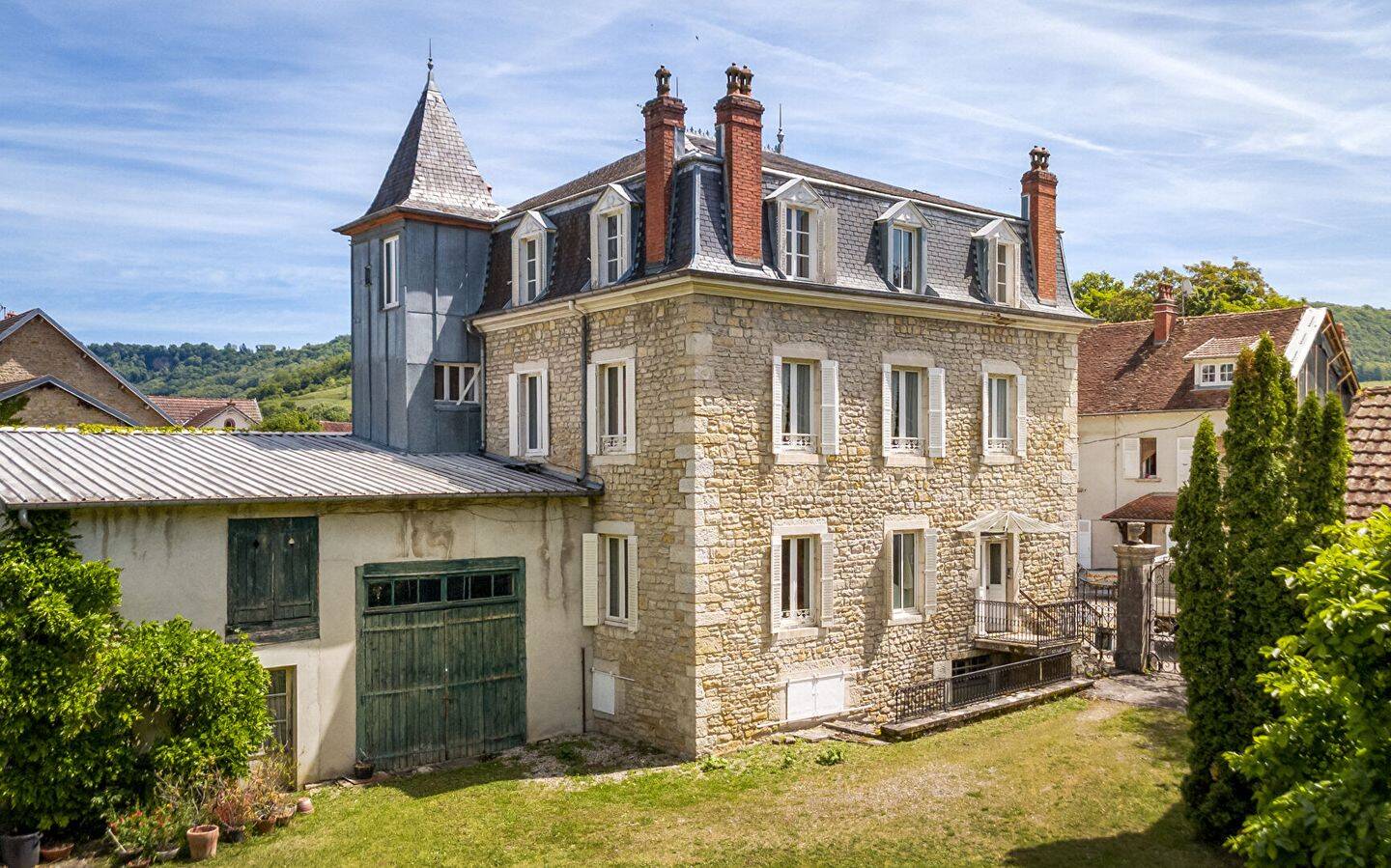 Maison 11 pièces 262 m² · à Voiteur · 262 m² · 550 000 €