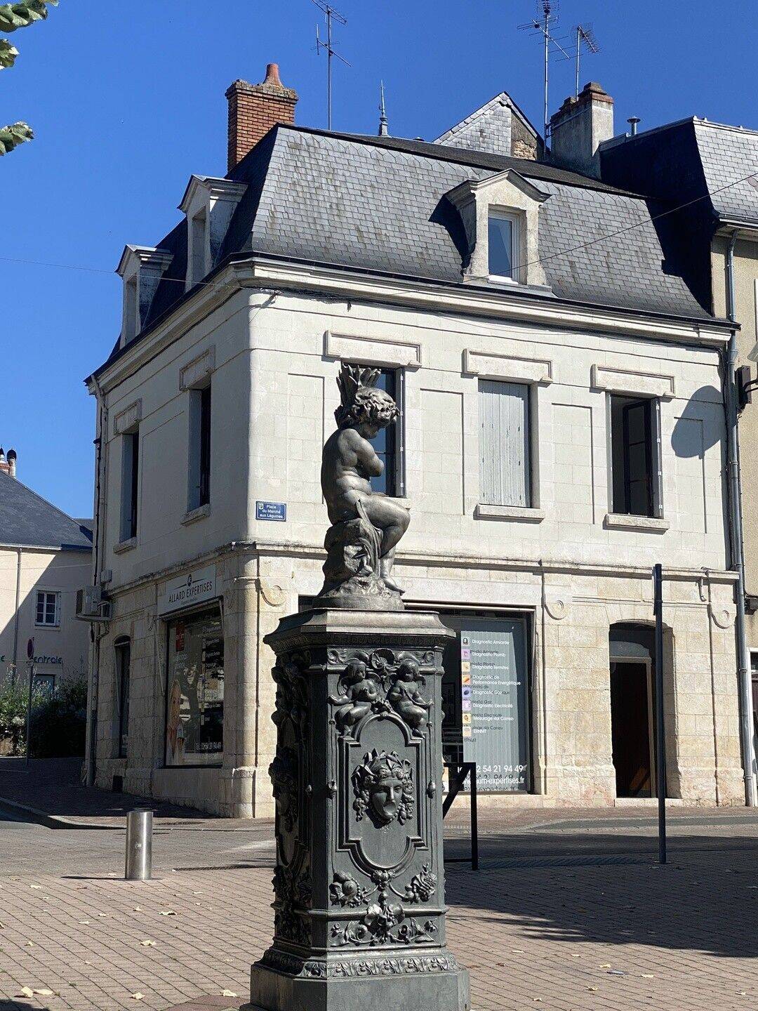 Maison 10 pièces 129 m² · à Issoudun · 129 m² · 229 000 €