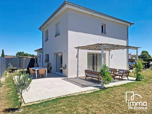 Maison à vendre 299 500 € 4 pièces 3 chambres 104 m² 398 m² de terrain Attignat 01340