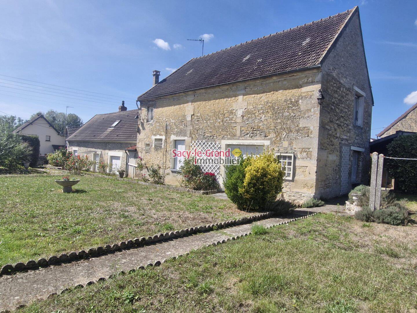 Maison 8 pièces 180 m² · à Angy · 180 m² · 250 000 €