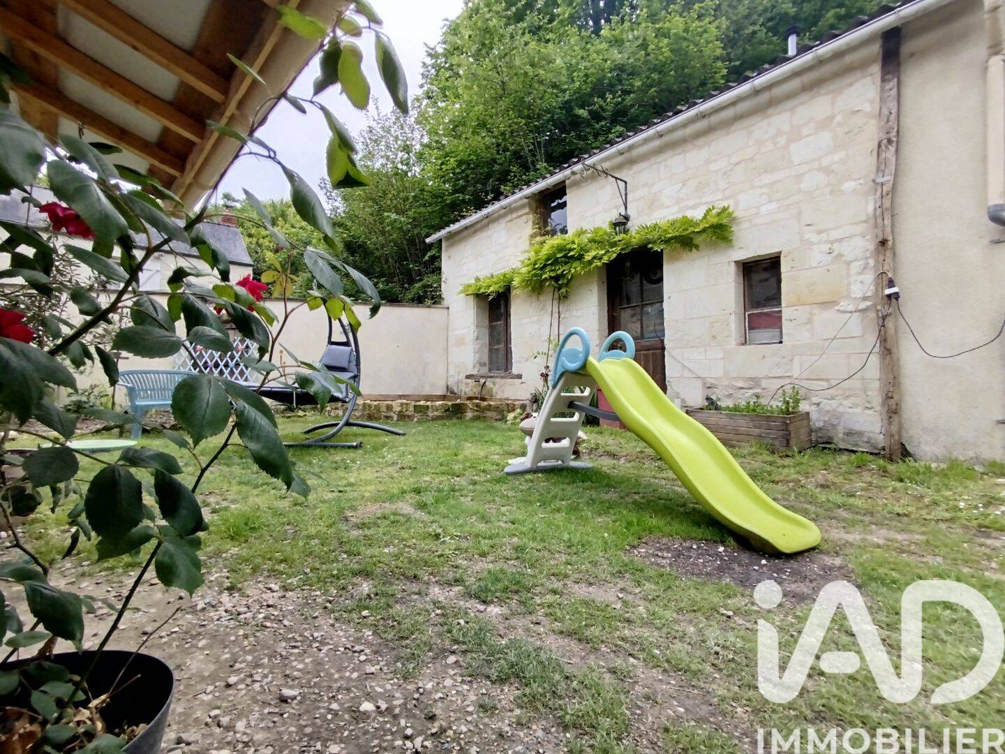 Maison 6 pièces 200 m² · à Thizay · 200 m² · 220 000 €