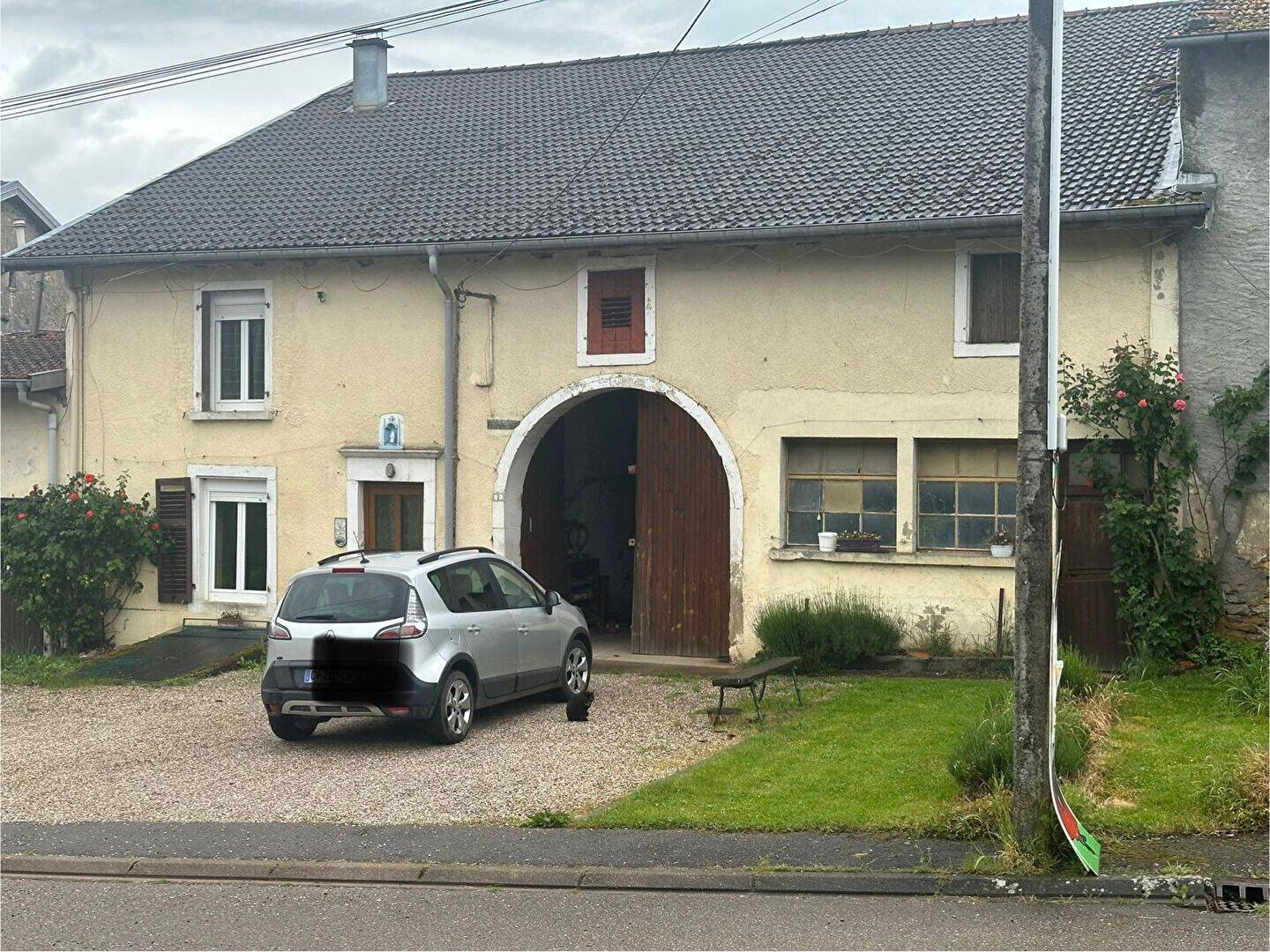 Maison 7 pièces 151 m² · à Ahéville · 151 m² · 150 000 €