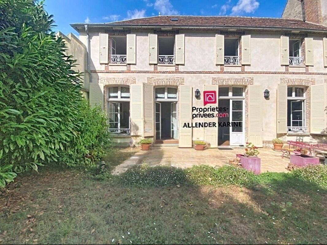 Maison 9 pièces 241 m² · à Sens · 241 m² · 590 000 €