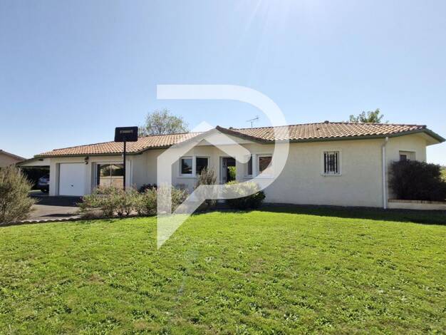 Maison de plain-pied à vendre 274 000 € 5 pièces 4 chambres 128 m² 2 005 m² de terrain Amou 40330