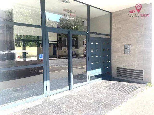 Appartement 3 pièces 72 m² · à Lyon 8ème Arrondissement · 72 m² · 215 000 €