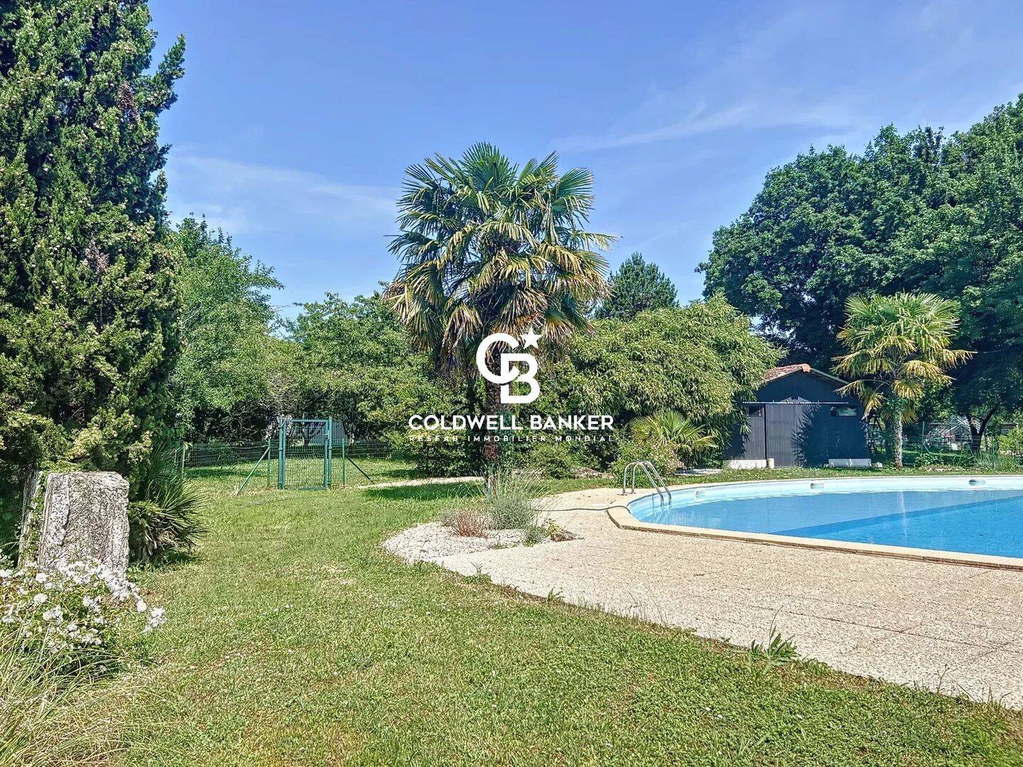 Maison 10 pièces 375 m² · à Saintes · 375 m² · 575 000 €