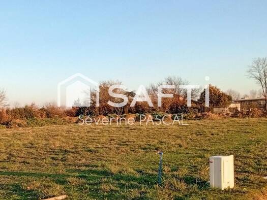 Terrain constructible viabilisé à vendre 66 000 € 806 m² de terrain Técou 81600