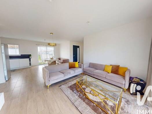 Maison de plain-pied à vendre 312 000 € 5 pièces 3 chambres 95 m² 431 m² de terrain Échillais 17620